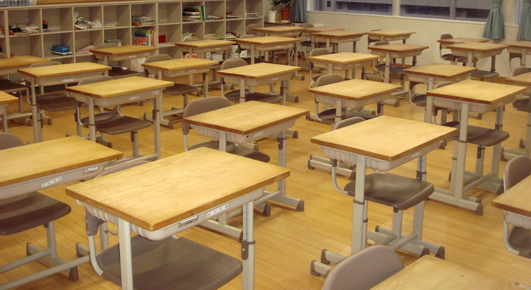 市内中学校 机の天板 市内中学校 机の天板